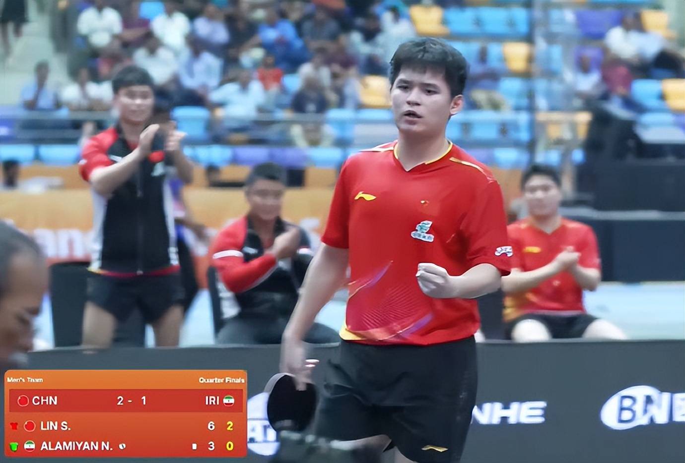 仅仅两个小, 愤怒地说, style